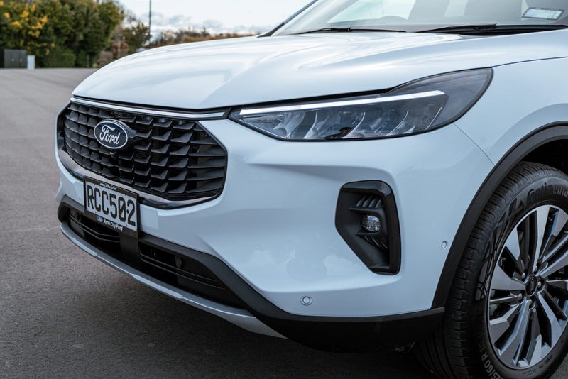 2025 Ford Escape Titanium 2.5 L Hybrid image 5