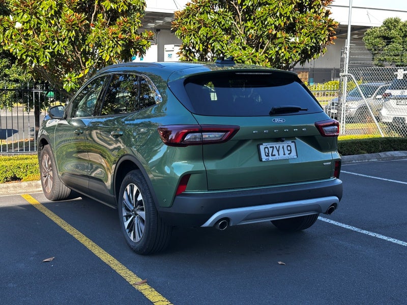2025 Ford Escape Titanium 2.5L FHEV image 4