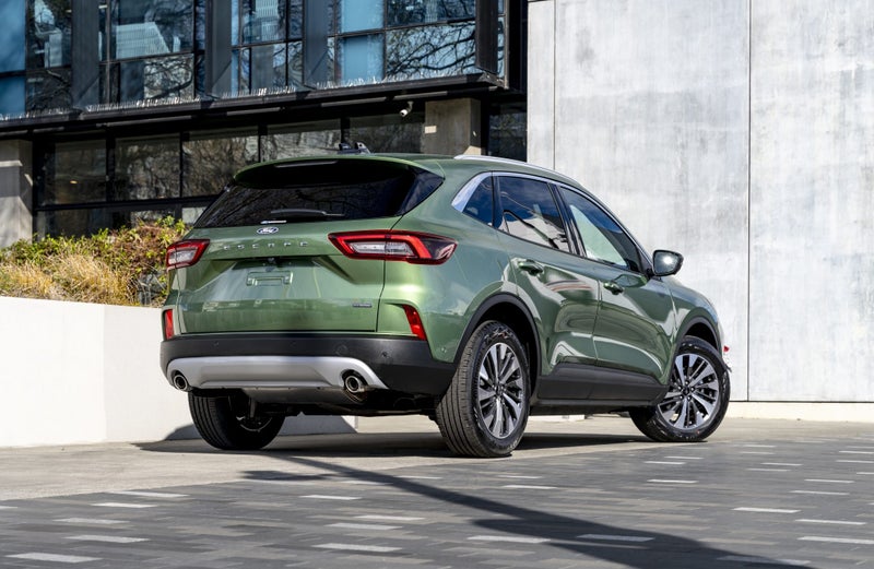 2025 Ford Escape Titanium 2.5P Hybrid image 4