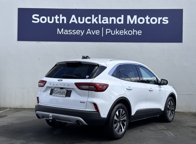 2025 Ford Escape Titanium 2.5P Hybrid image 5