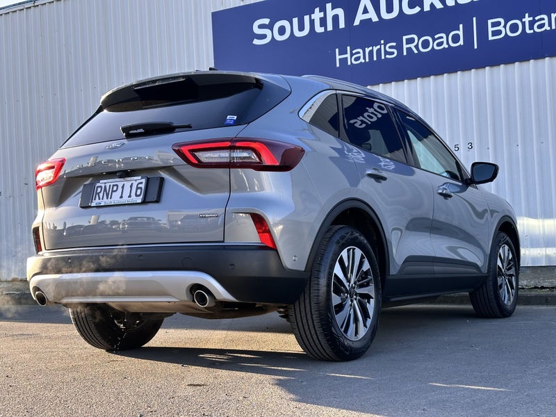 2025 Ford Escape Titanium 2.5Ph Hybrid image 3