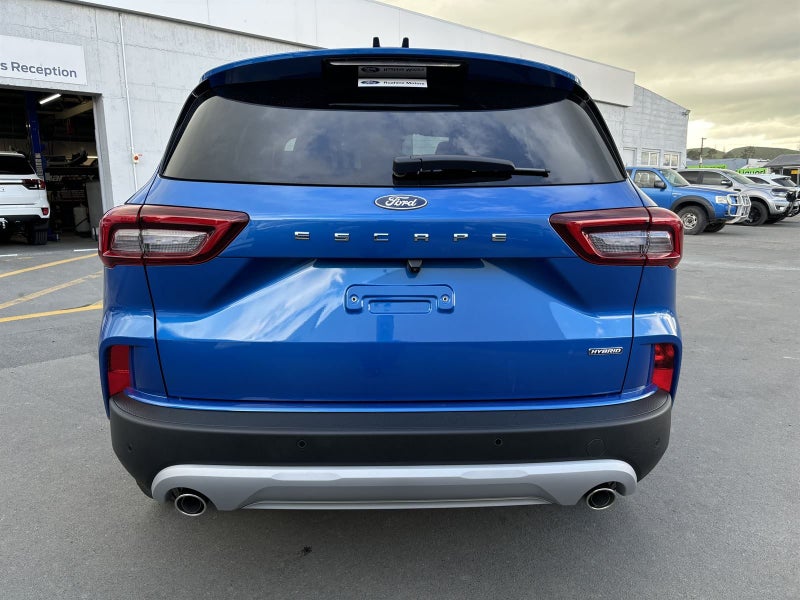 2025 Ford Escape TITANIUM image 4