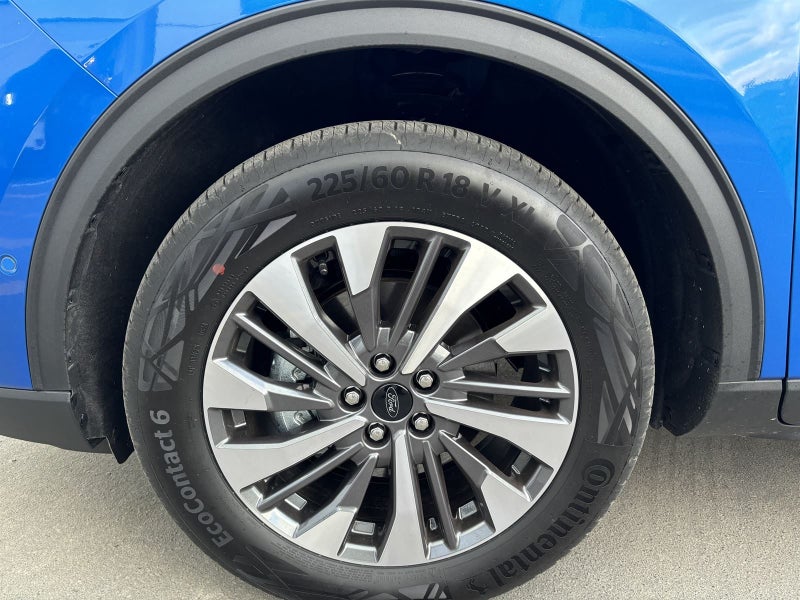 2025 Ford Escape TITANIUM image 5