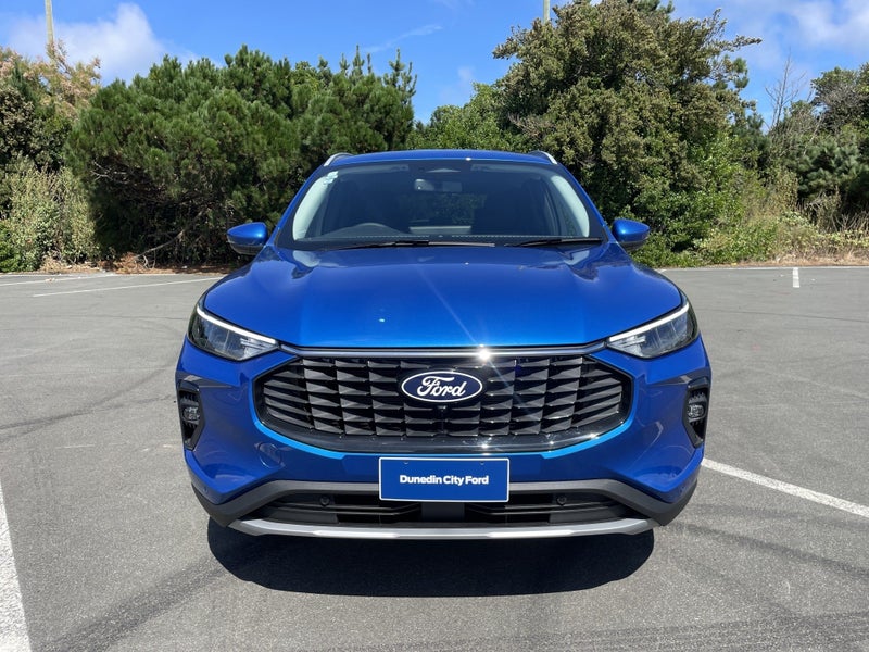 2025 Ford Escape Titanium FHEV image 3