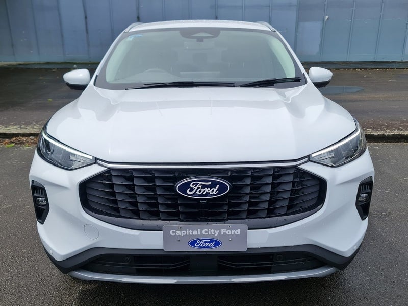 2025 Ford Escape TITANIUM FHEV 2.5L FWD image 3