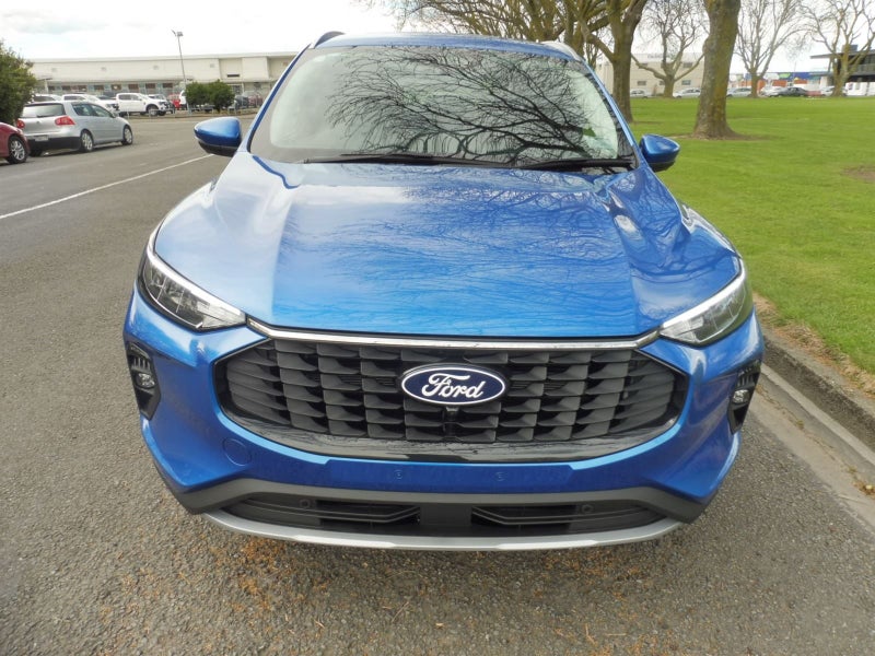 2025 Ford Escape TITANIUM FWD 5DR image 2