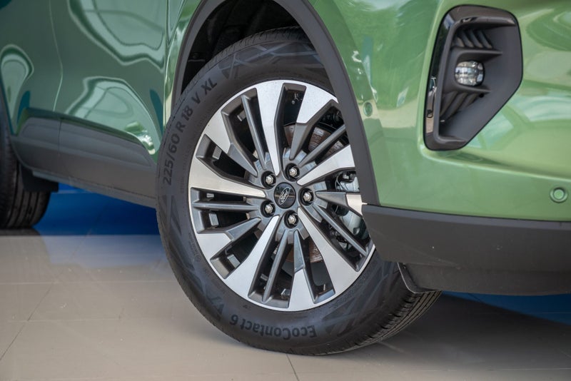 2025 Ford Escape Titanium Hybrid image 3