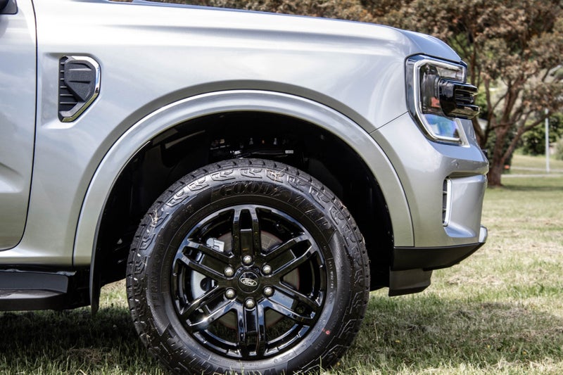 2025 Ford Everest BLACK EDITION 2.0D 4WD image 3