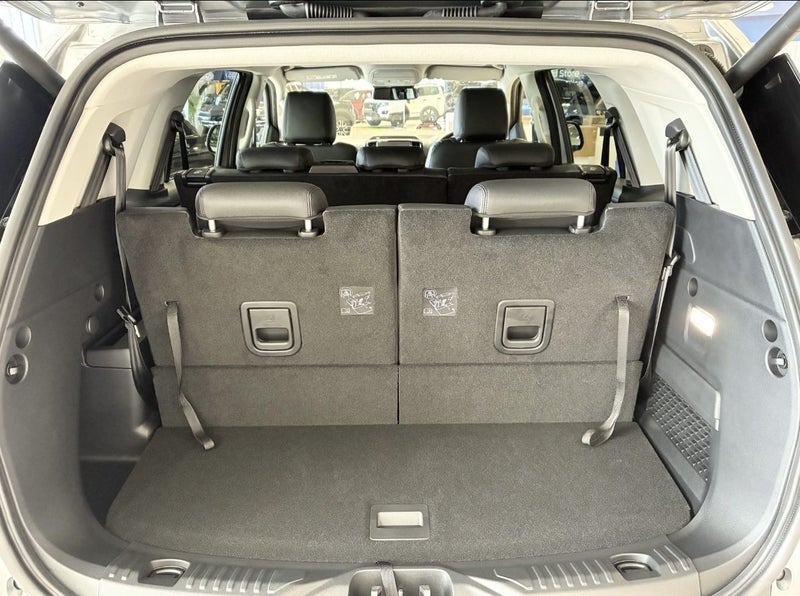 2025 Ford Everest Black Edition 2.0D image 3