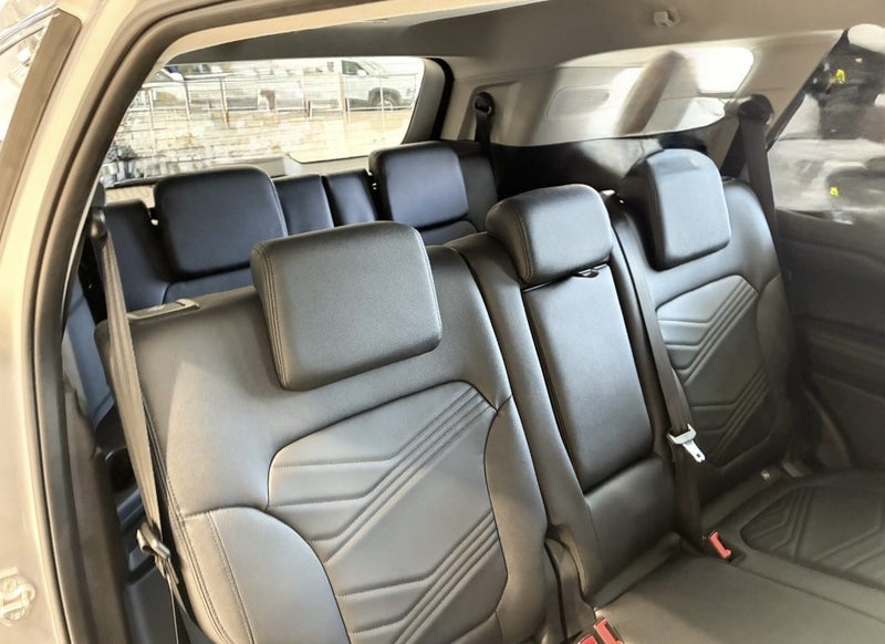2025 Ford Everest Black Edition 2.0D image 4