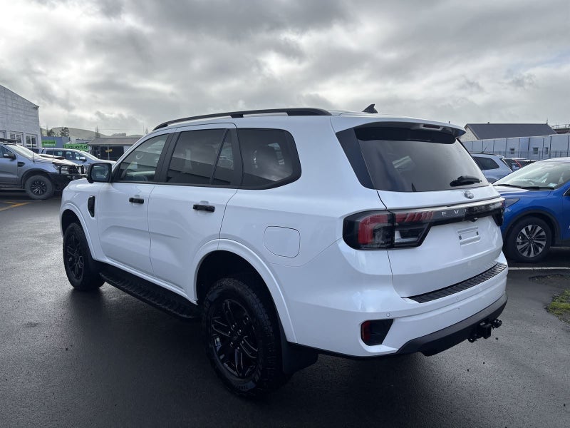 2025 Ford Everest Black Edition image 4