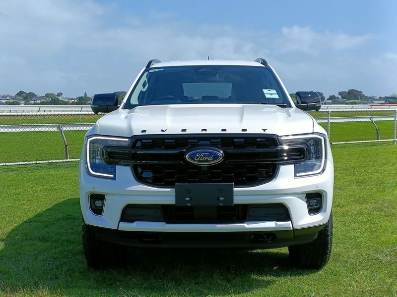 2025 Ford Everest Black Edition 4x4 image 2
