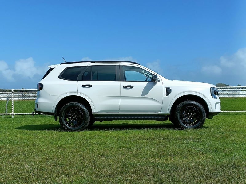 2025 Ford Everest Black Edition 4x4 image 3