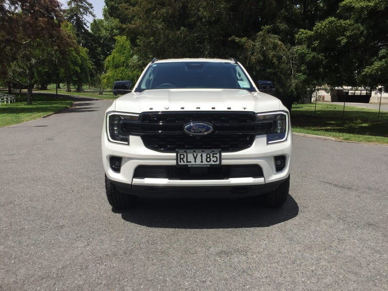 2025 Ford Everest BLACK EDITION image 2