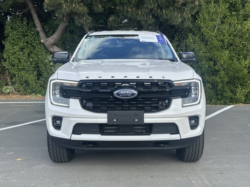 2025 Ford Everest Black Edition image 3