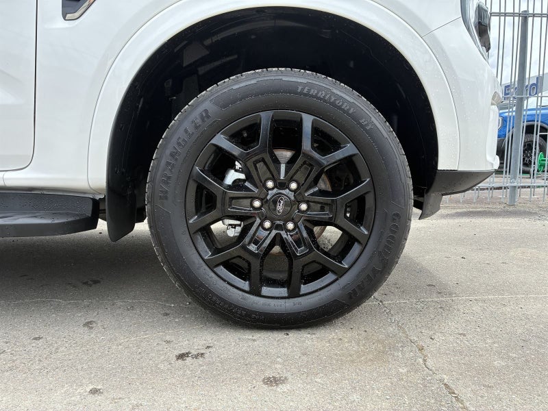 2025 Ford Everest BLACK EDITION AWD 2.0 T/DSL image 5
