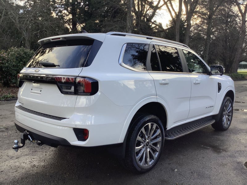 2025 Ford Everest PLATINUM image 3