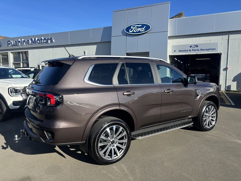 2025 Ford Everest PLATINUM image 2