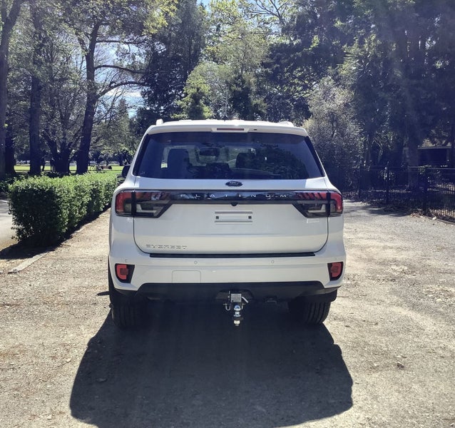 2025 Ford Everest PLATINUM image 4