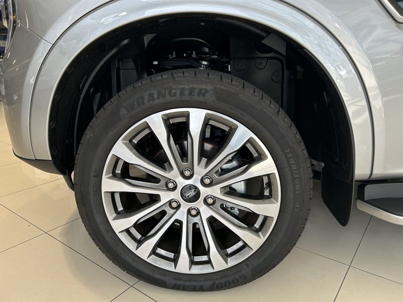 2025 Ford Everest Platinum 3.0 V6 AWD image 5