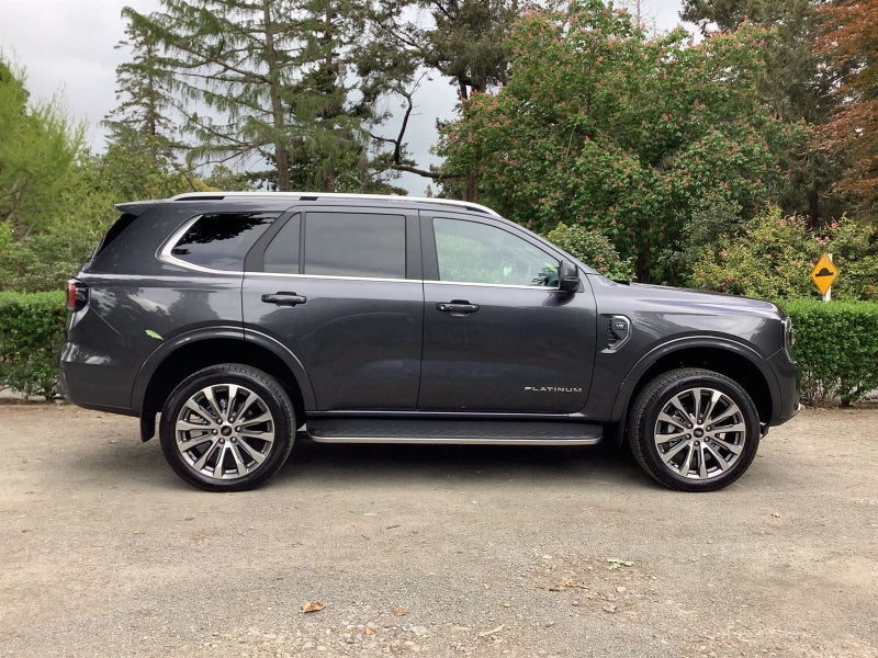 2025 Ford Everest PLATINUM image 2