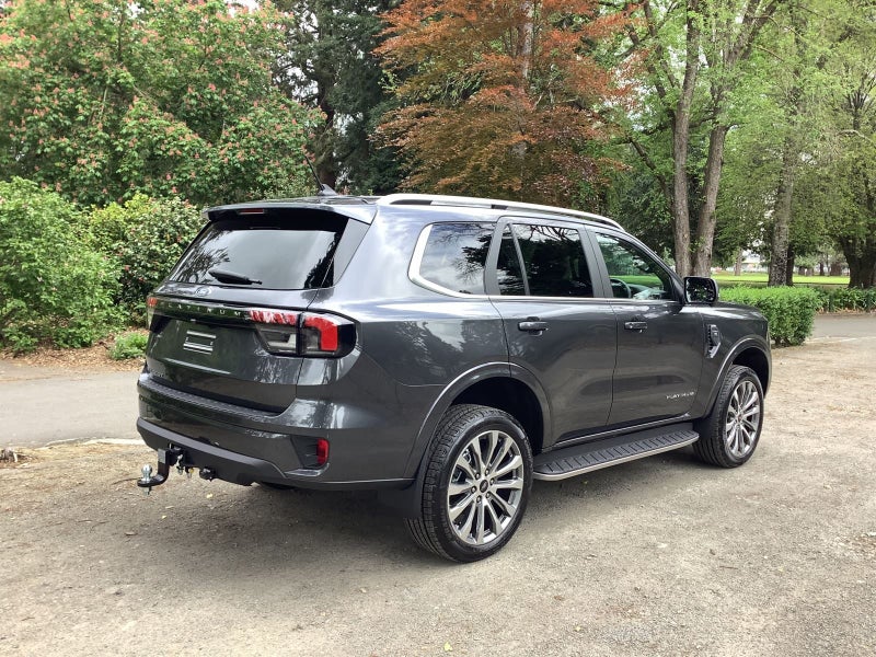 2025 Ford Everest PLATINUM image 3