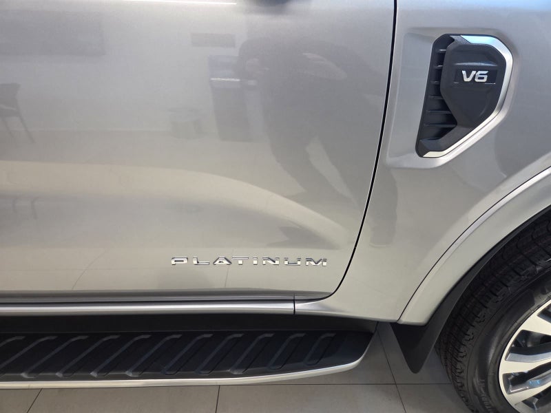 2025 Ford Everest PLATINUM 4x4 3.0D V6 10 Auto image 5