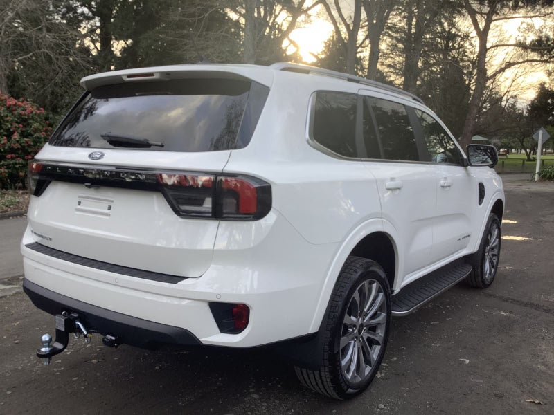 2025 Ford Everest PLATINUM image 3
