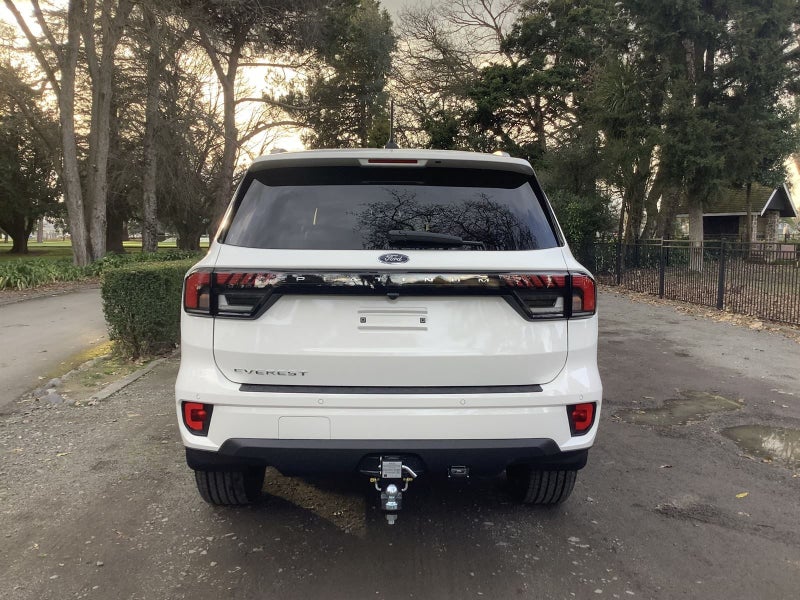 2025 Ford Everest PLATINUM image 4