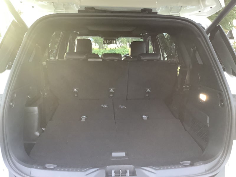 2025 Ford Everest PLATINUM image 5