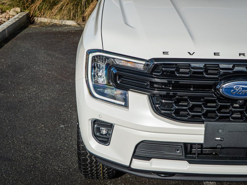2025 Ford Everest Trend 2.0L BiT Black Edition image 3