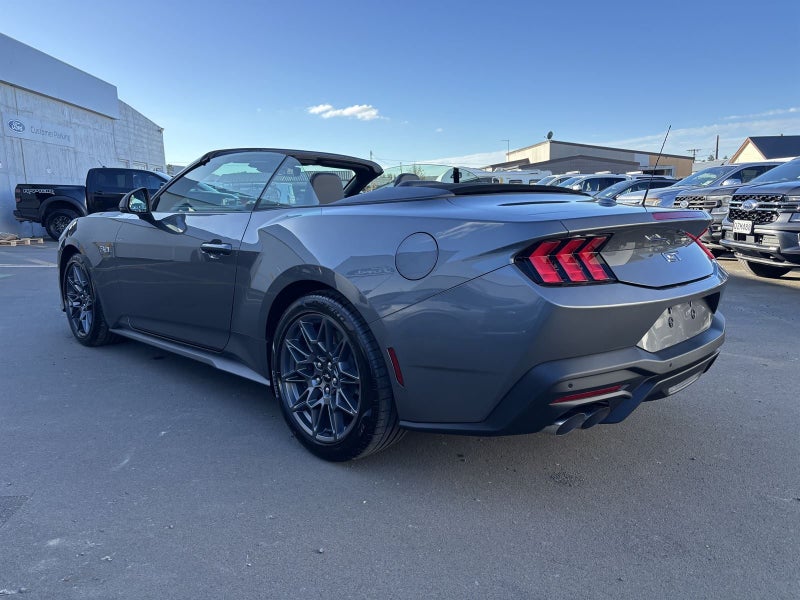 2025 Ford Mustang 5.0 V8 GT Convertible image 3