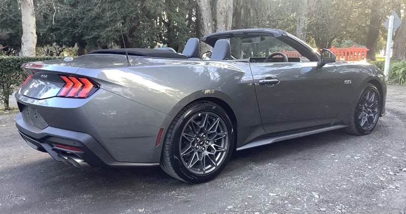 2025 Ford Mustang 5.0L CONVERTIBLE AT image 2