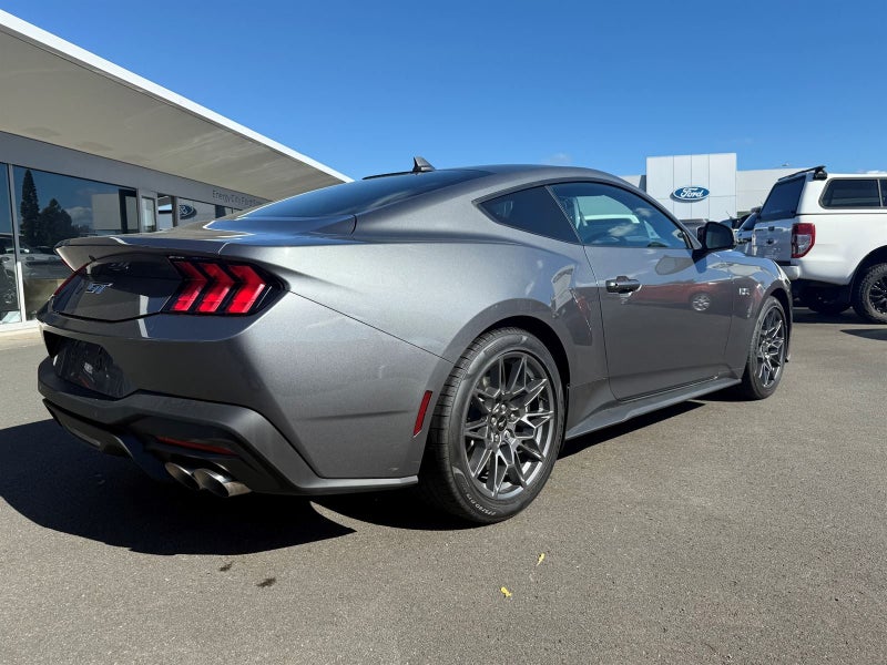 2025 Ford Mustang 5.0L FASTBACK AT image 3