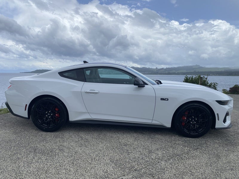 2025 Ford Mustang 5.0L FASTBACK BE MT image 3