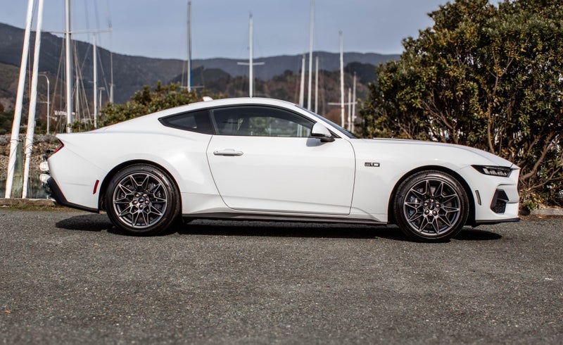 2025 Ford Mustang 5.0L GT FASTBACK image 2