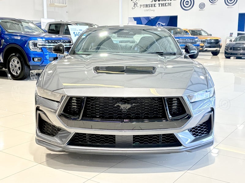 2025 Ford Mustang Black Edition 5.0 MANUAL image 2