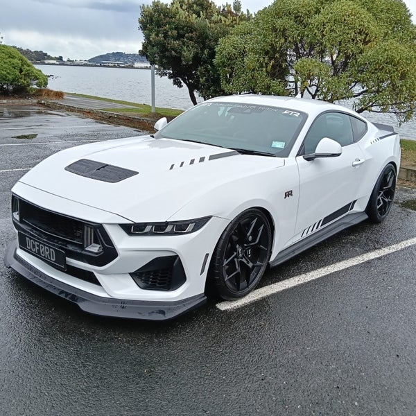 2025 Ford Mustang Fastback GT 5.0 image 2