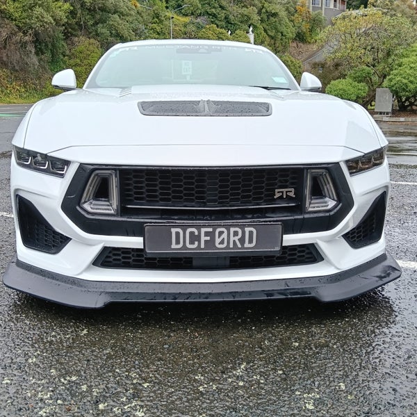 2025 Ford Mustang Fastback GT 5.0 image 3