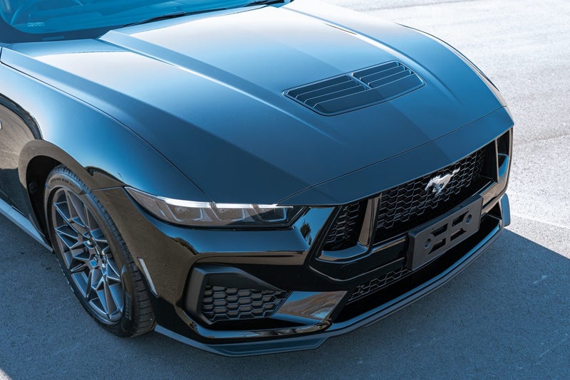2025 Ford Mustang GT 5.0L V8 Fastback image 2