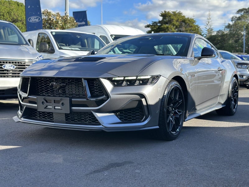 2025 Ford Mustang GT Black Edition image 3