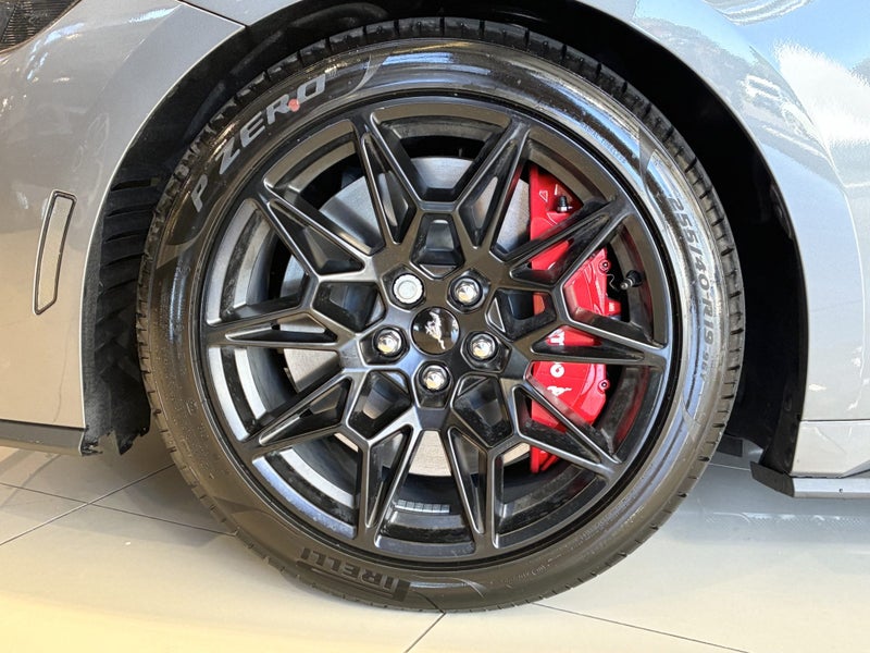 2025 Ford Mustang GT Black Edition 5.0 V8 image 4