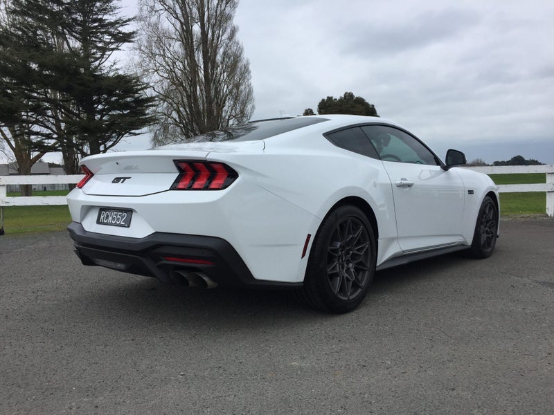2025 Ford Mustang GT FASTBACK 5.0L AUTO image 3