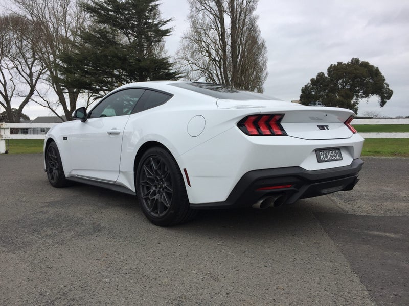 2025 Ford Mustang GT FASTBACK 5.0L AUTO image 5