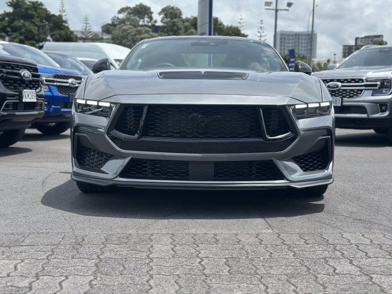 2025 Ford Mustang GT Fastback 5.0L Black Edition image 2