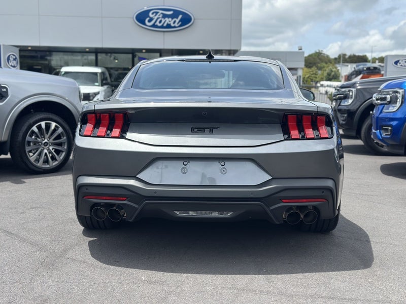 2025 Ford Mustang GT Fastback 5.0L Black Edition image 5