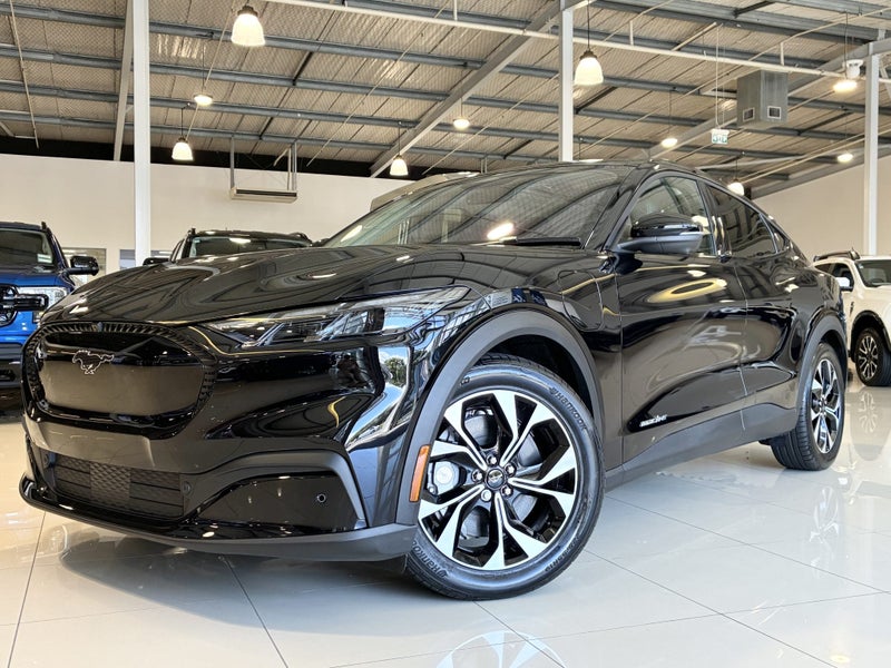 2025 Ford Mustang Mach-E Select RWD 73Kwh image 2