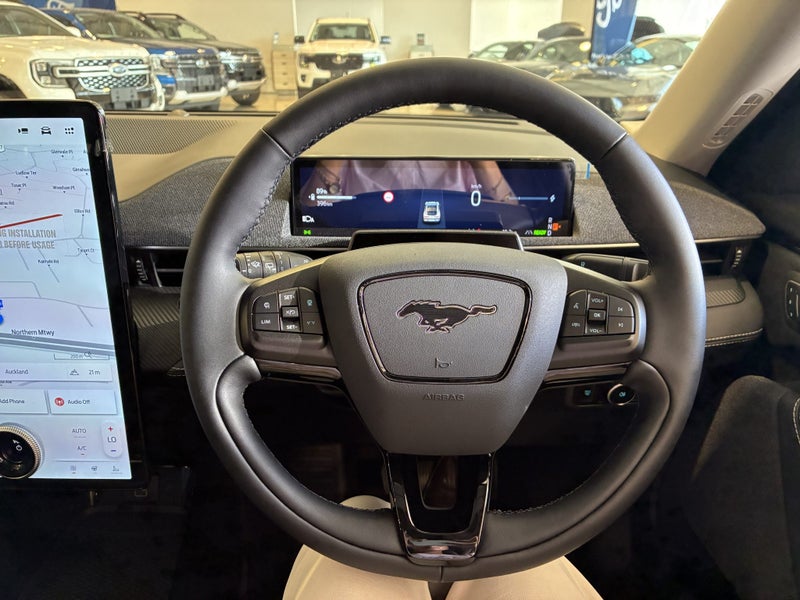 2025 Ford Mustang Mach-E Select RWD 73Kwh image 3