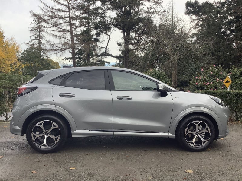 2025 Ford Puma ST-LINE image 2