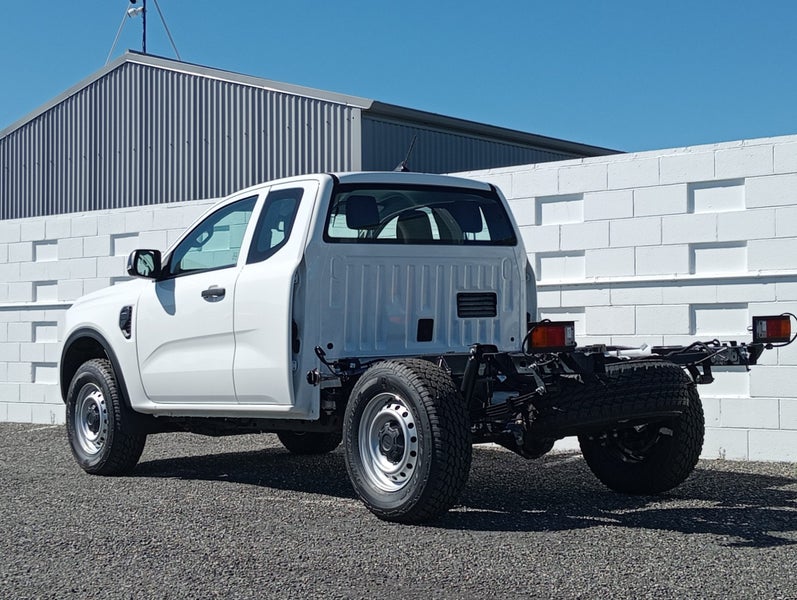 2025 Ford Ranger 4WD XL SUPER CAB CHASSIS 2.0L image 5